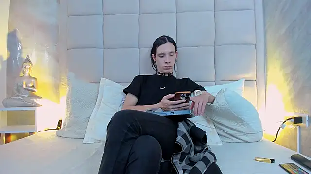 Hecatee 77 online show from 10.22.25