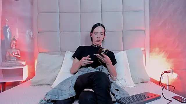 Hecatee 77 online show from 11.12.25