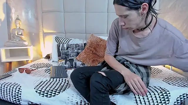 Hecatee 77 online show from 12.16.25