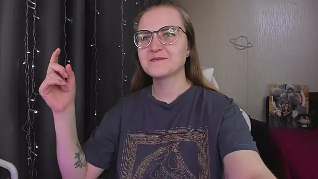 Snapshot of MissBrightShine chatting on 03.01.26 MissBrightShine online show from 03.01.26