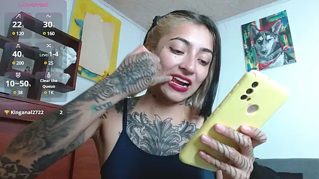 Snapshot of ZoeBakers_ chatting on 02.04.25 ZoeBakers online show from 02.04.25