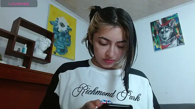 Snapshot of ZoeBakers_ chatting on 03.08.25 ZoeBakers online show from 03.08.25