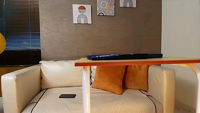 Sophie LittleS online show from 01.30.25