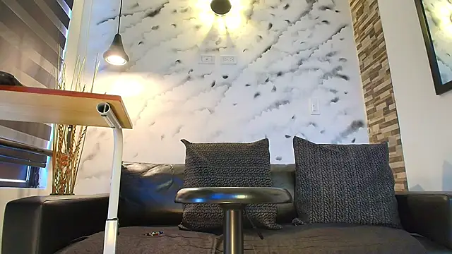 Sophie LittleS online show from 11.15.25