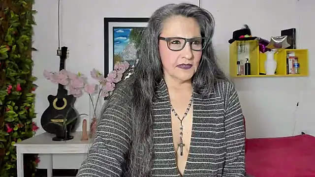 merlyna goldens online show from 01.30.25