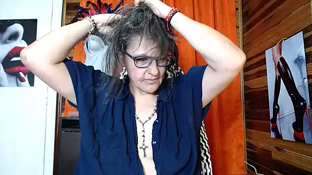 merlyna goldens online show from 02.13.25