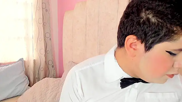 Snapshot of Satuurn_ chatting on 02.11.25 Satuurn online show from 02.11.25