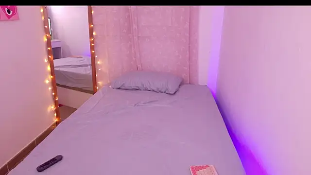 Snapshot of Mar_333 chatting on 11.30.25 Mar 333 online show from 11.30.25