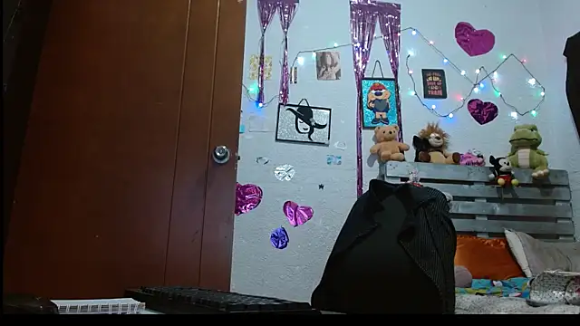 Snapshot of Saray_extrovert_ chatting on 12.02.24 Saray extrovert online show from 12.02.24