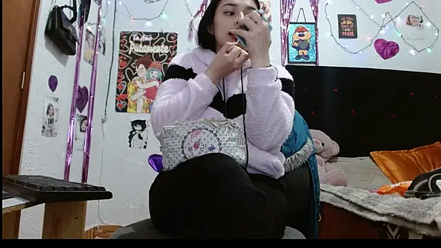 Snapshot of Saray_extrovert_ chatting on 01.16.25 Saray extrovert online show from 01.16.25