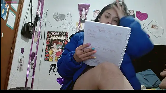 Snapshot of Saray_extrovert_ chatting on 03.10.25 Saray extrovert online show from 03.10.25