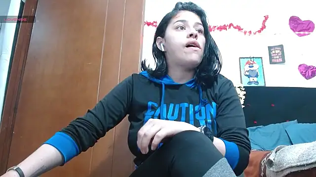 Snapshot of Saray_extrovert_ chatting on 10.20.25 Saray extrovert online show from 10.20.25