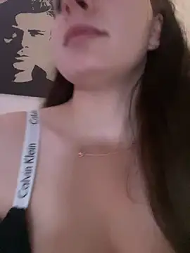 Snapshot of EllyNora chatting on 10.24.25 EllyNora online show from 10.24.25