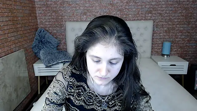 Holliy Cooper online show from 01.28.25