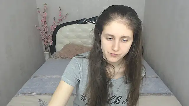 Holliy Cooper online show from 03.07.25