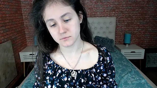 Holliy Cooper online show from 03.21.25