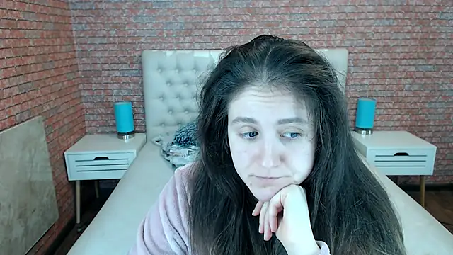 Holliy Cooper online show from 11.14.25