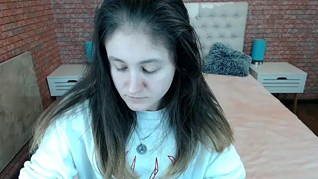 Holliy Cooper online show from 11.18.25