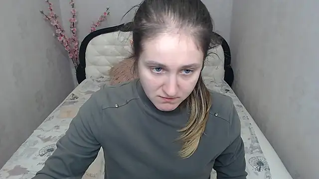 Holliy Cooper online show from 04.23.26