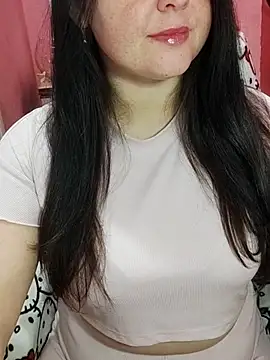 Snapshot of ErikaVlovely chatting on 10.30.25 ErikaVlovely online show from 10.30.25