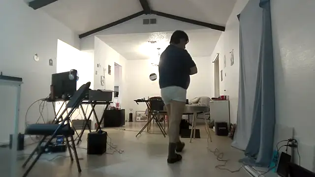 Peachestabby147 online show from 02.26.26