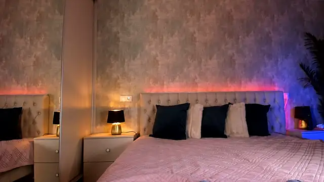 Snapshot of Rai_Raisa chatting on 09.18.25 Rai Raisa online show from 09.18.25