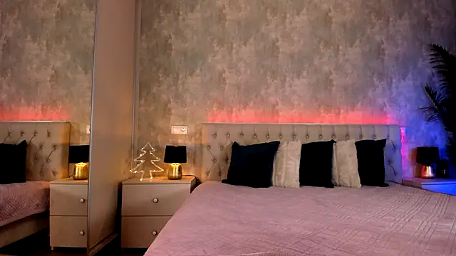 Snapshot of Rai_Raisa chatting on 12.05.25 Rai Raisa online show from 12.05.25