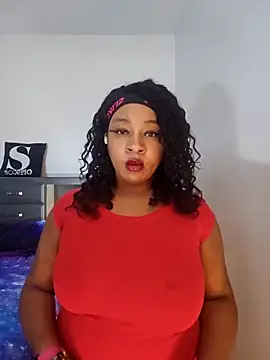 Snapshot of temptressbeauty24 chatting on 03.10.25 temptressbeauty24 online show from 03.10.25