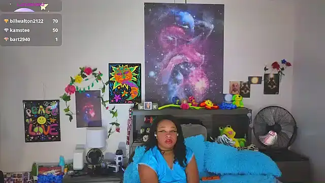 Snapshot of temptressbeauty24 chatting on 09.19.25 temptressbeauty24 online show from 09.19.25