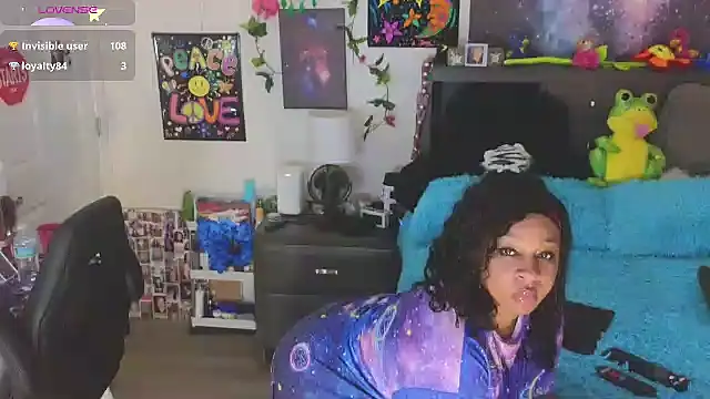 Snapshot of temptressbeauty24 chatting on 09.20.25 temptressbeauty24 online show from 09.20.25