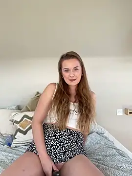 ElenaRebelle online show from 12.19.24