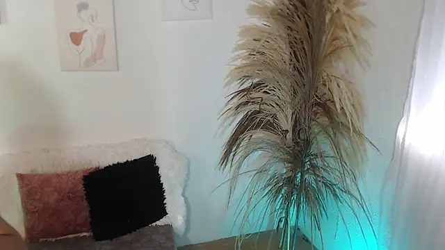  Kim  M online show from 10.06.25