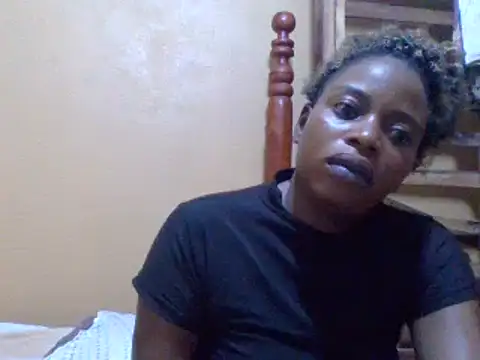 Snapshot of sweetbabra1 chatting on 02.17.25 sweetbabra1 online show from 02.17.25