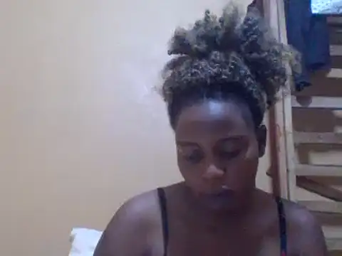 Snapshot of sweetbabra1 chatting on 03.04.25 sweetbabra1 online show from 03.04.25