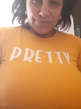 Snapshot of Valeria73 chatting on 02.08.25 Valeria73 online show from 02.08.25