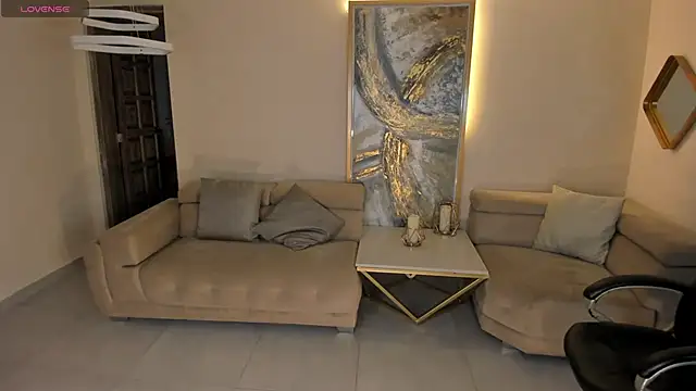 LizzHamilton   online show from 02.04.25