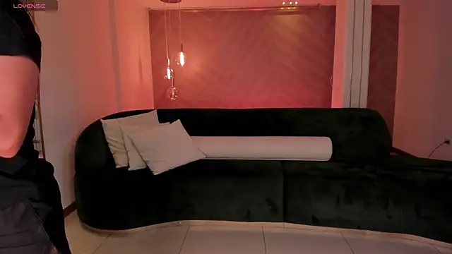 LizzHamilton   online show from 09.11.25