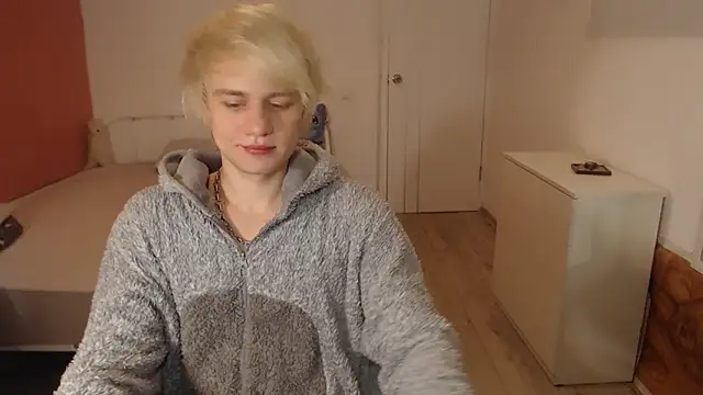 Snapshot of Oliver_sweet_ chatting on 02.04.26 Oliver sweet online show from 02.04.26