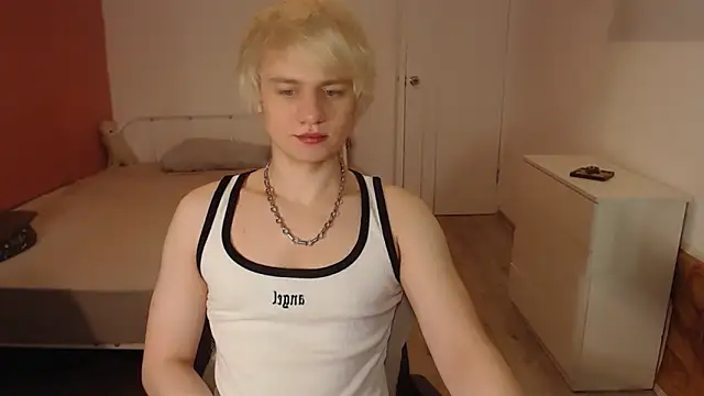 Snapshot of Oliver_sweet_ chatting on 02.08.26 Oliver sweet online show from 02.08.26