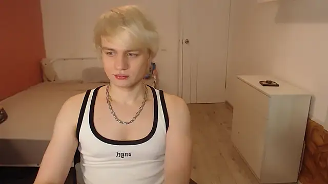 Snapshot of Oliver_sweet_ chatting on 02.13.26 Oliver sweet online show from 02.13.26