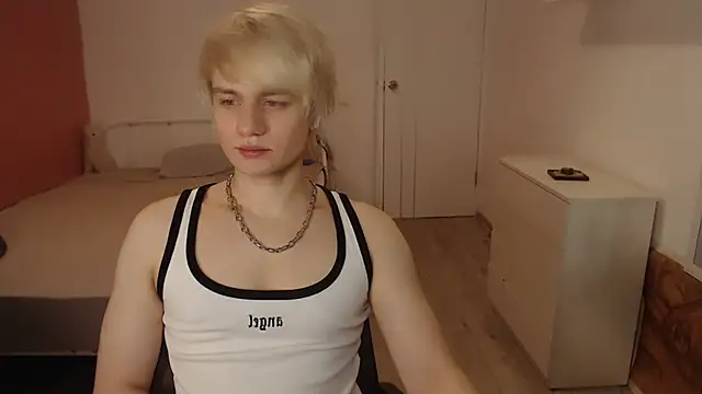 Snapshot of Oliver_sweet_ chatting on 02.14.26 Oliver sweet online show from 02.14.26