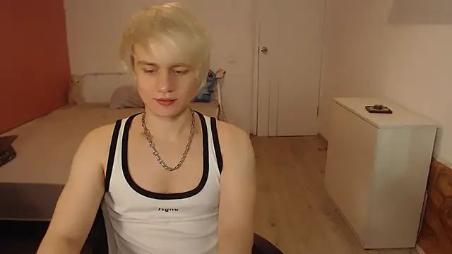 Snapshot of Oliver_sweet_ chatting on 02.16.26 Oliver sweet online show from 02.16.26