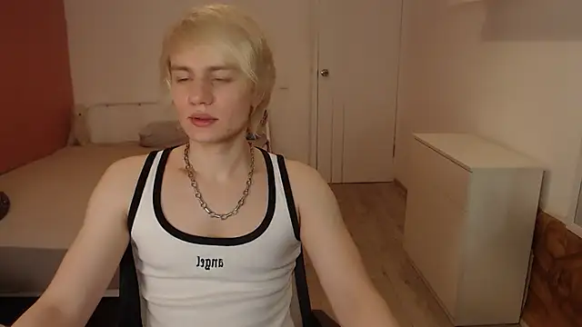 Snapshot of Oliver_sweet_ chatting on 02.26.26 Oliver sweet online show from 02.26.26