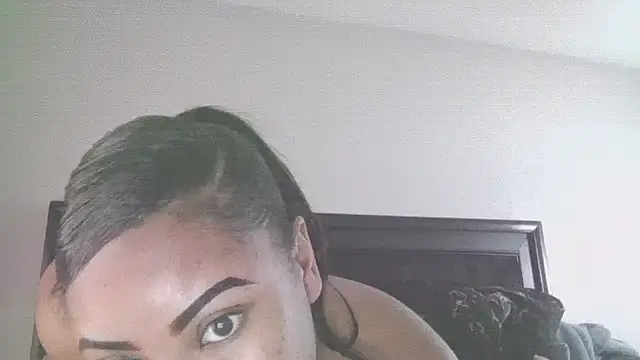 Snapshot of creamdreammmm chatting on 10.07.25 creamdreammmm online show from 10.07.25