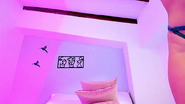 Laura Torres18 online show from 03.11.25