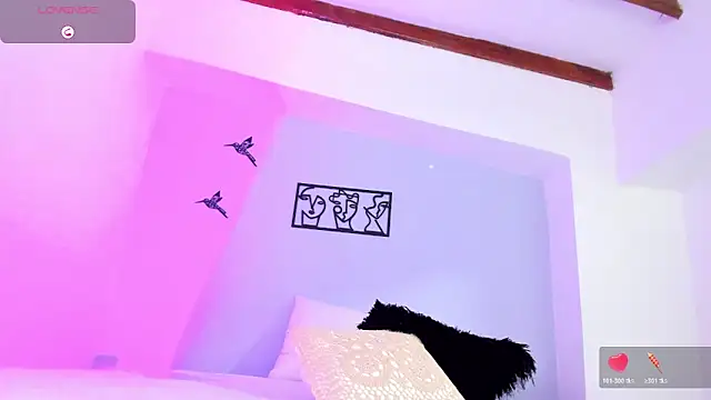 Laura Torres18 online show from 11.18.25