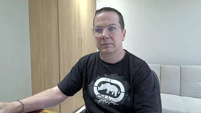 BrettJ81 online show from 01.12.26