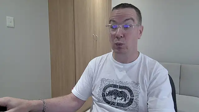 BrettJ81 online show from 02.18.26