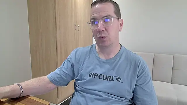 BrettJ81 online show from 04.28.26