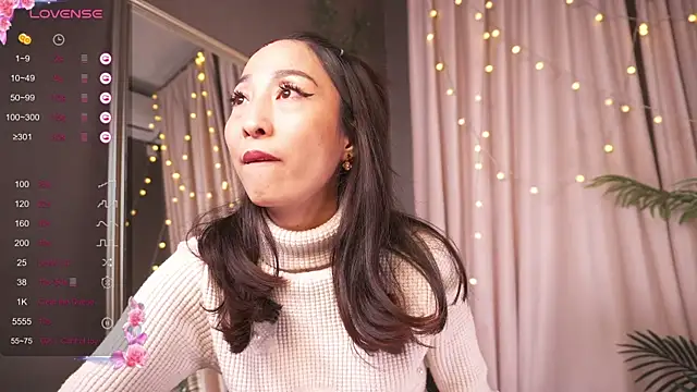 Snapshot of 1reisatumi_ chatting on 11.28.25 1reisatumi online show from 11.28.25